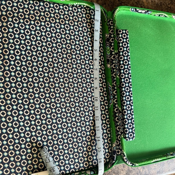 Vera Bradley laptop case with strap - Picture 8 of 8
